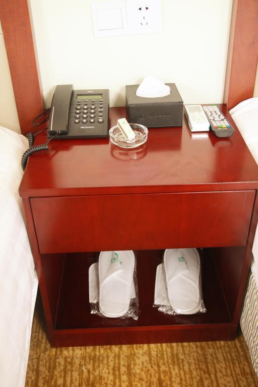 Shanghai Shuiting Holiday Hotel エクステリア 写真