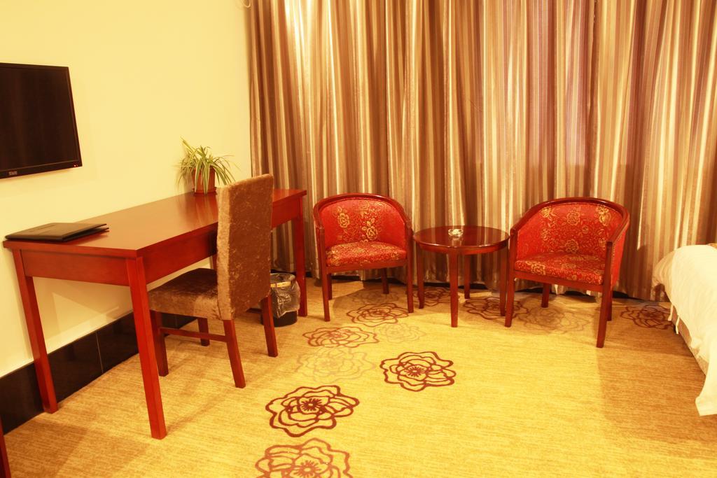 Shanghai Shuiting Holiday Hotel エクステリア 写真