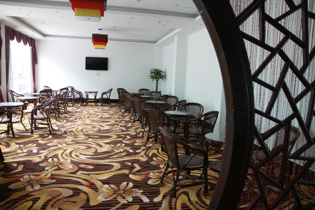 Shanghai Shuiting Holiday Hotel エクステリア 写真